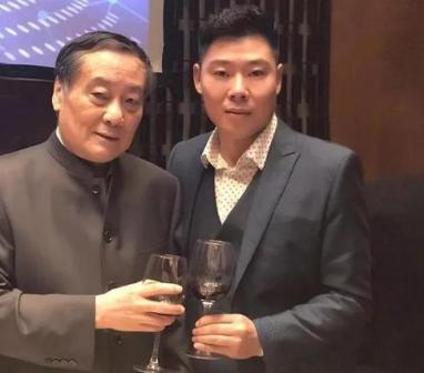 杨承润和宗庆后合照