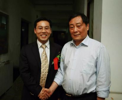 北京华夏管理研修学院院长姜岚昕和宗庆后