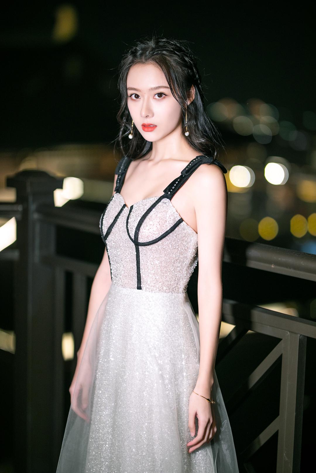 曹曦月的图片