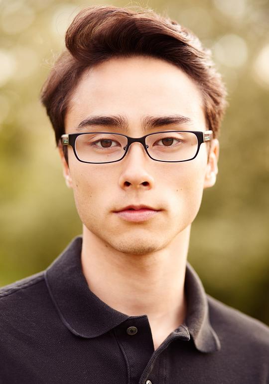 <span style='color:red'>J</span>oe Ando-Hirsh