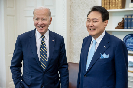 2023年4月26日，拜登总统在白宫与尹锡悦总统会晤