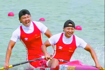 2019年世界静水皮划艇锦标赛林文君（右）女子双人划冠军