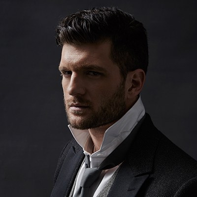 <span style='color:red'>J</span>ason Vendryes