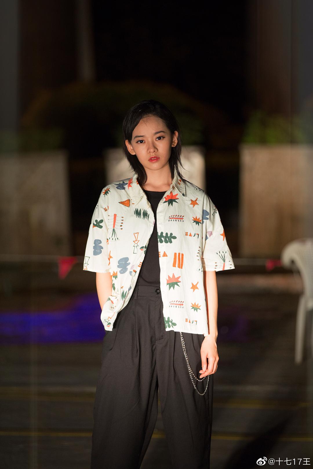 王丽娜的图片