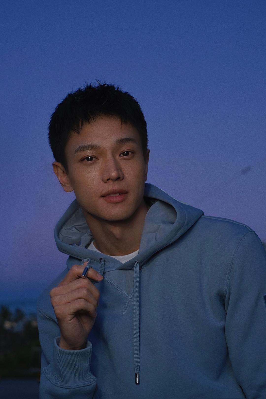 黄曦彦的图片